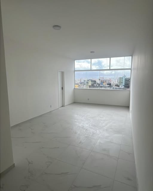 Sala comercial na Avenida Sete